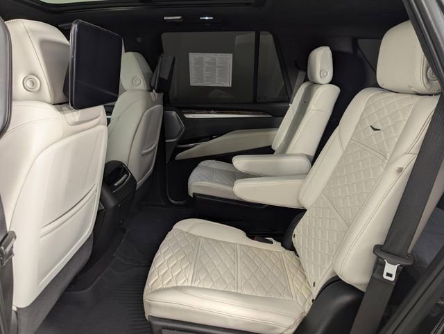 Used 2025 Cadillac Escalade Sport Platinum w/ LPO, Floor Liner Package AWD/4WD image 13