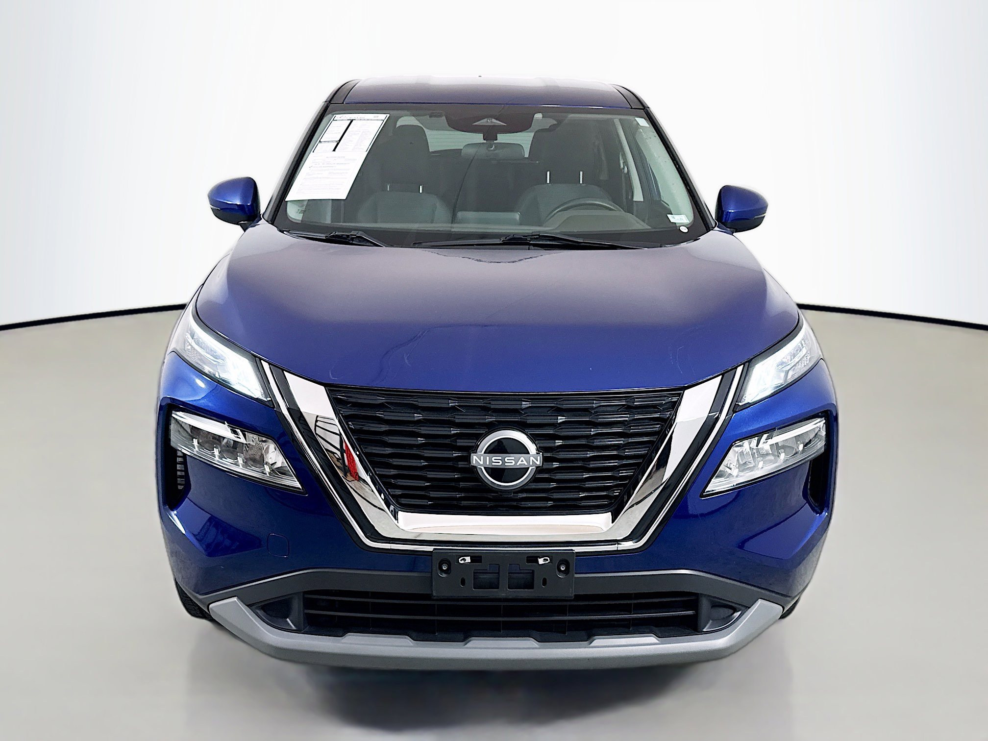 Used 2022 Nissan Rogue SV AWD/4WD image 2