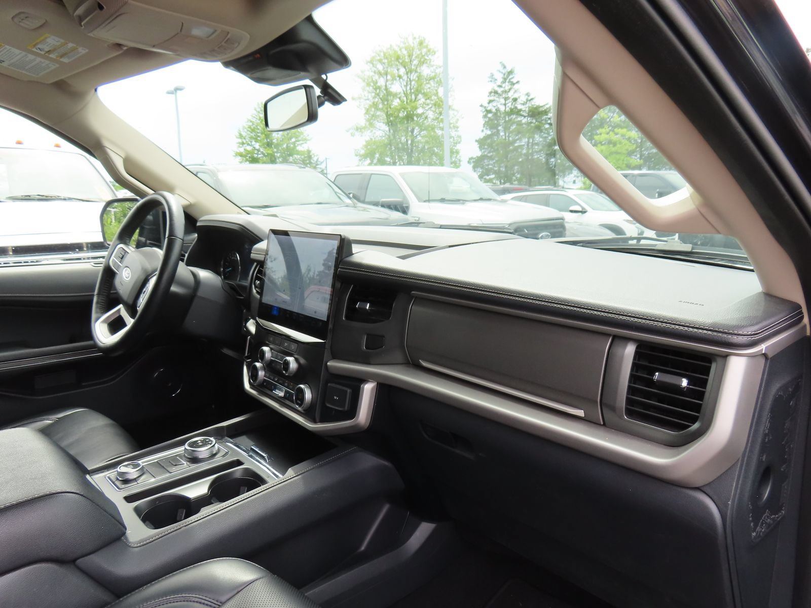 Used 2024 Ford Expedition Max XLT AWD/4WD image 15