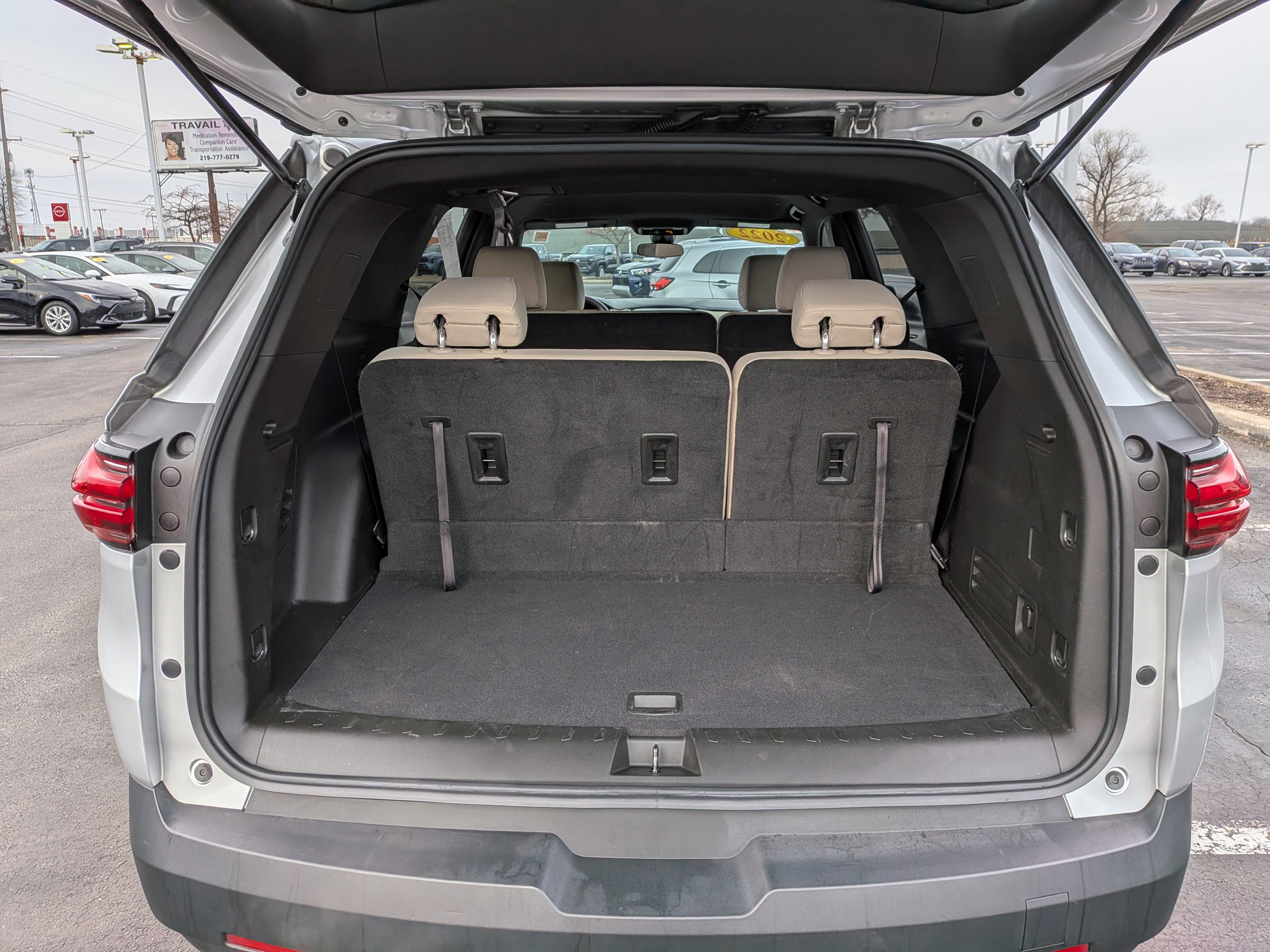 Used 2022 Chevrolet Traverse LS image 21