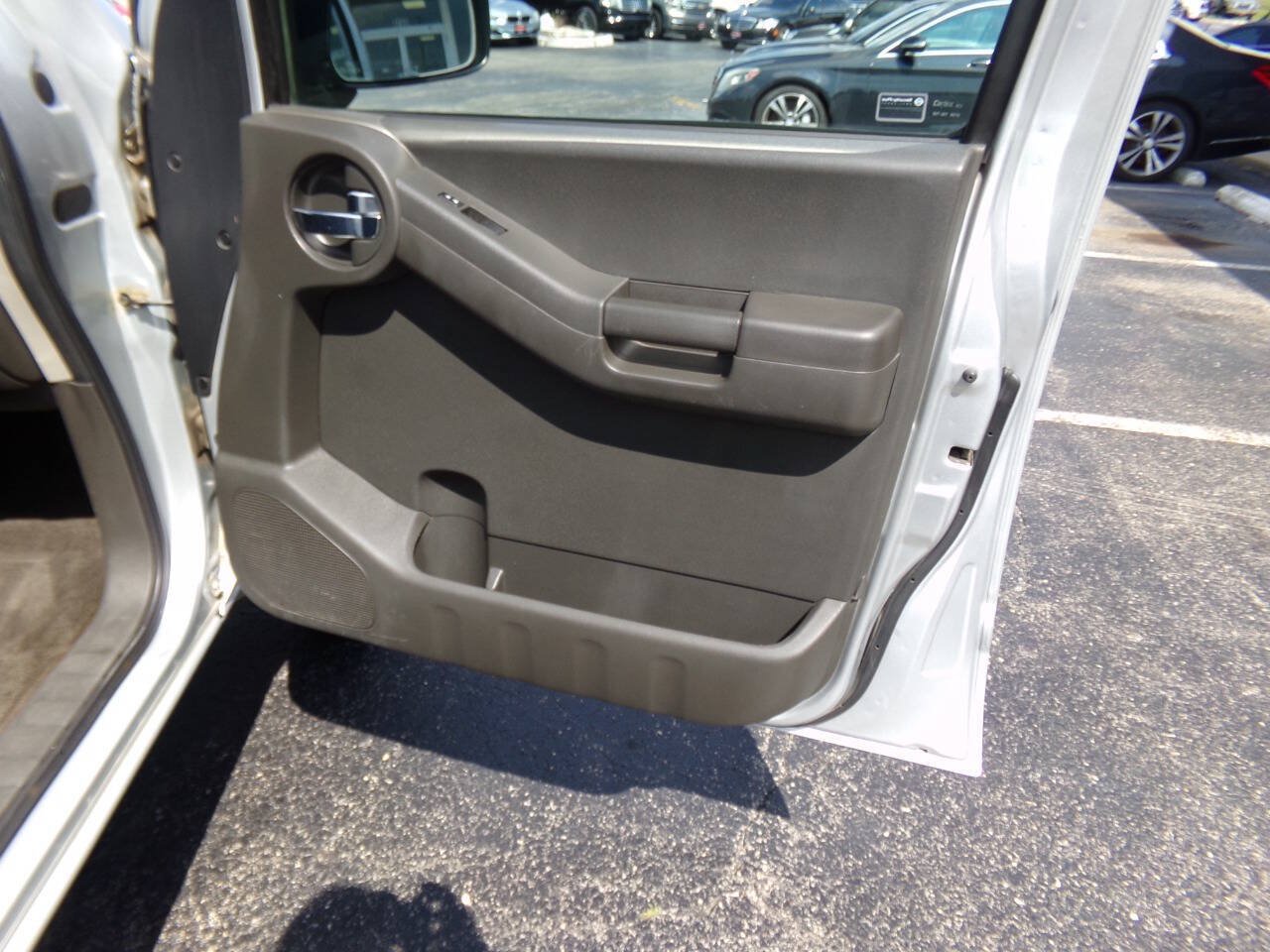 Used 2013 Nissan Xterra S AWD/4WD image 33