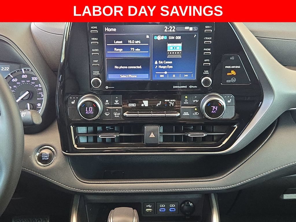 Used 2022 Toyota Highlander XLE FWD image 17