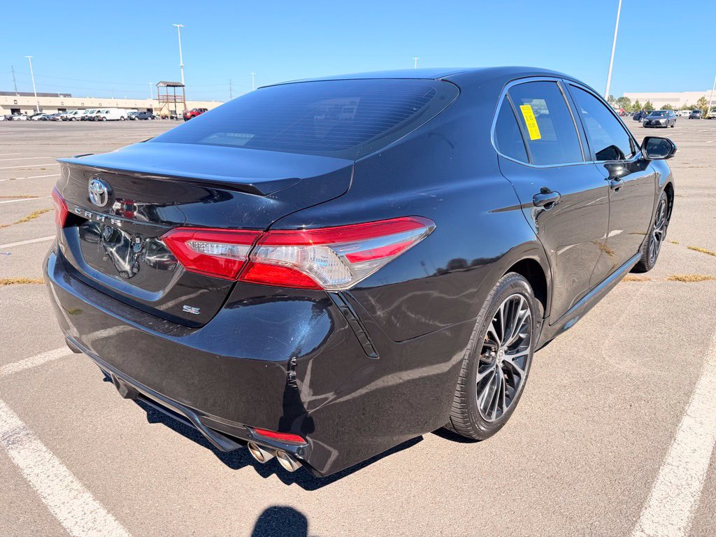 Used 2018 Toyota Camry SE FWD image 4