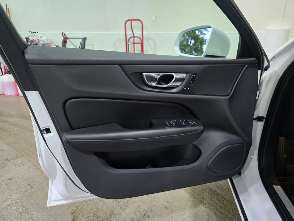 Used 2021 Volvo S60 T6 Momentum w/ Premium Package image 20