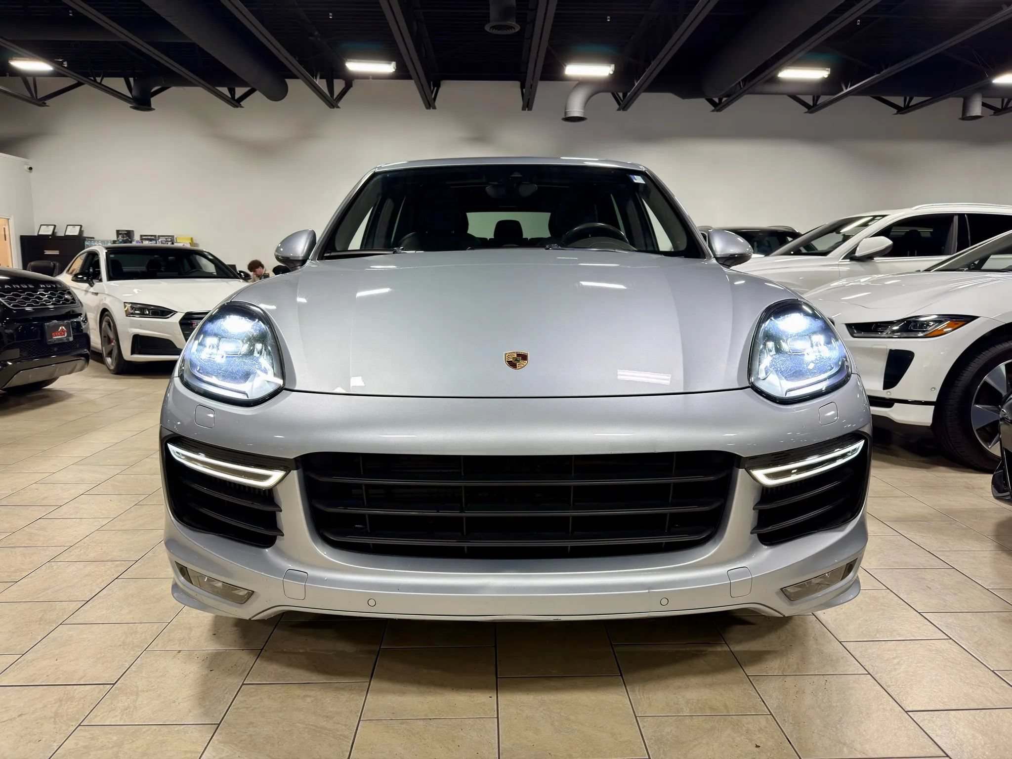 Used 2016 Porsche Cayenne GTS AWD/4WD image 10