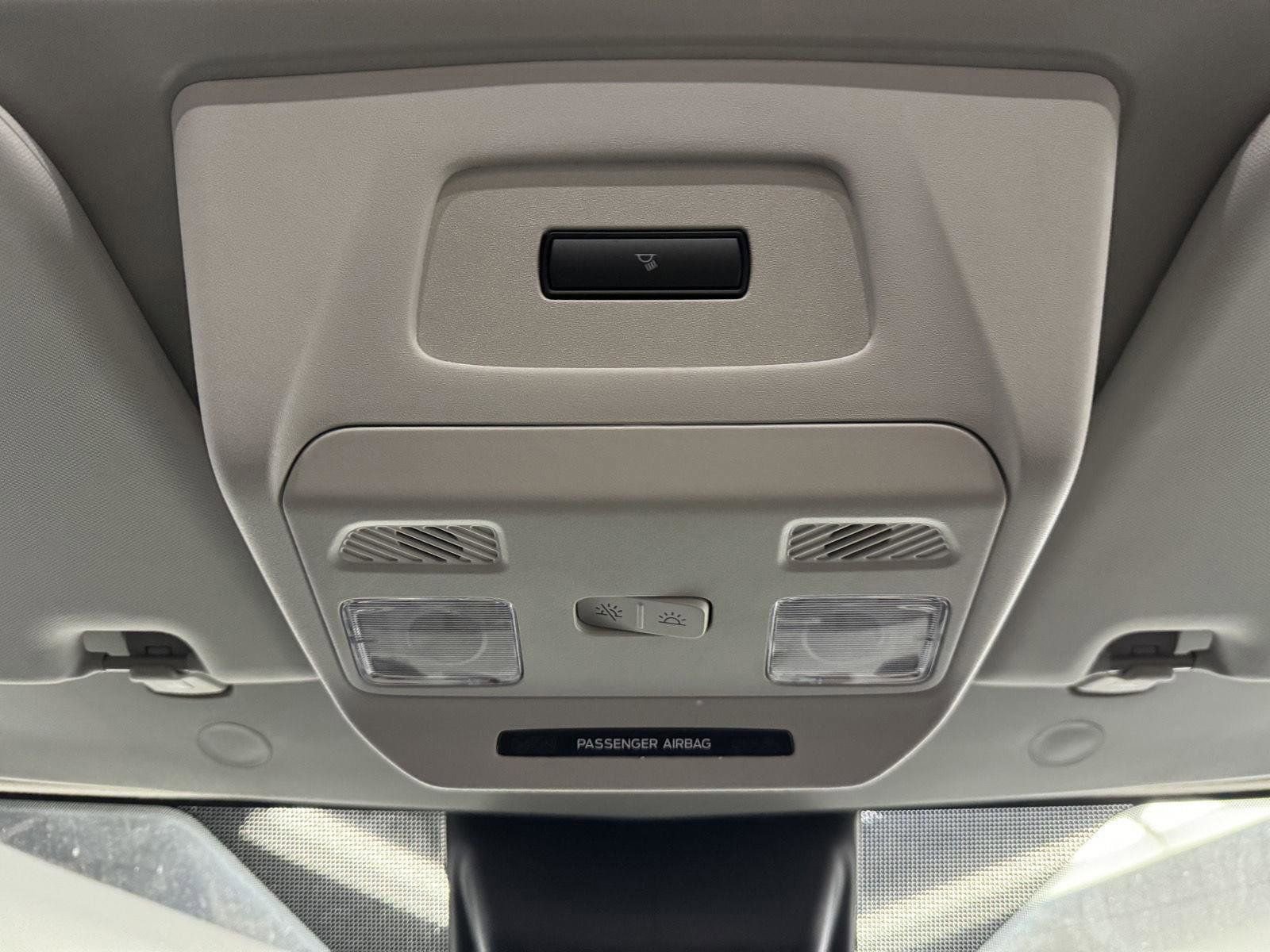 Used 2022 Ford E-Transit Medium Roof w/ Load Area Protection Package image 18