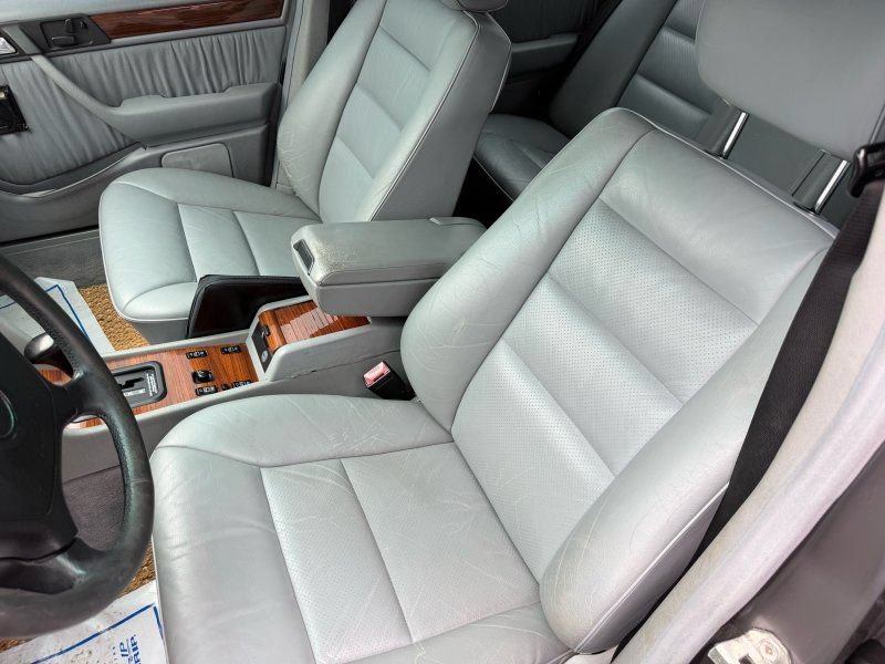 Used 1995 Mercedes-Benz E 320 Sedan image 10