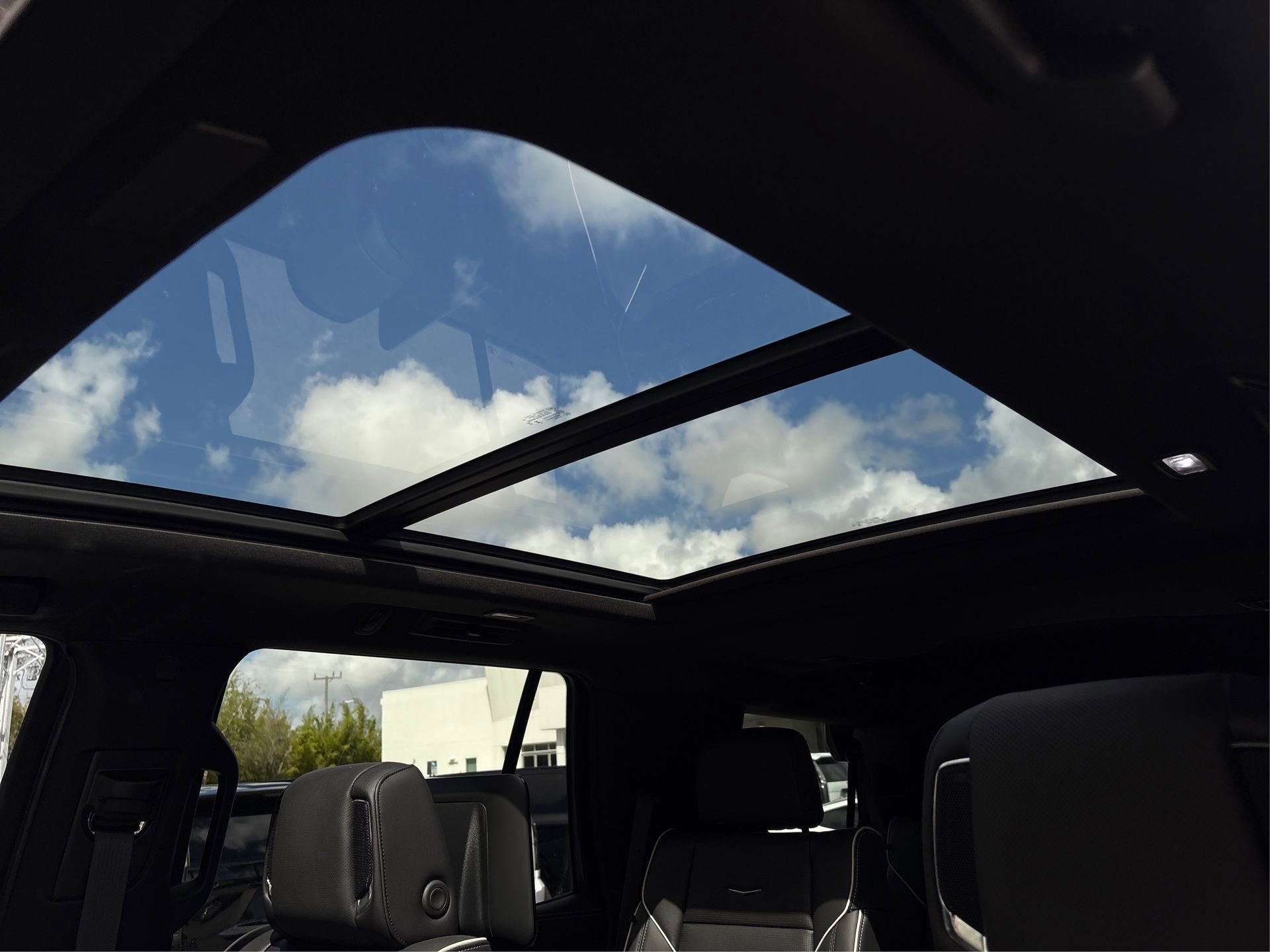 Used 2026 Cadillac Escalade Sport w/ LPO, ONYX Package image 37