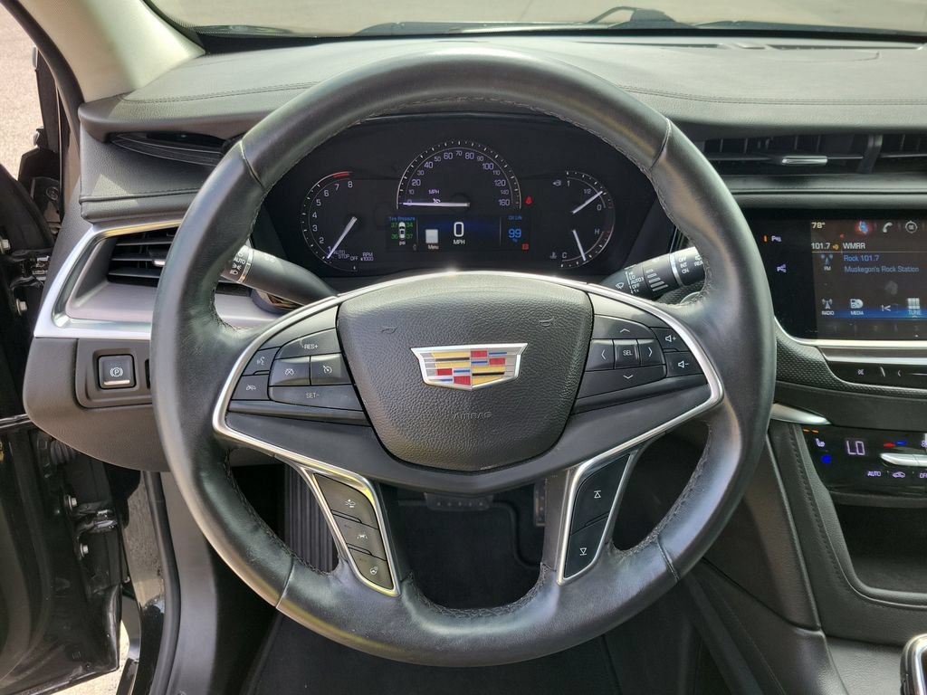 Used 2017 Cadillac XT5 Premium Luxury w/ Driver Assist Package AWD/4WD image 23