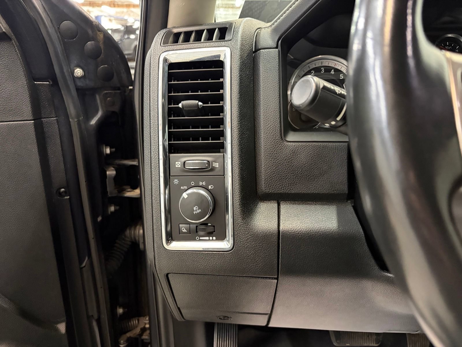 Used 2017 RAM 3500 Laramie AWD/4WD image 19