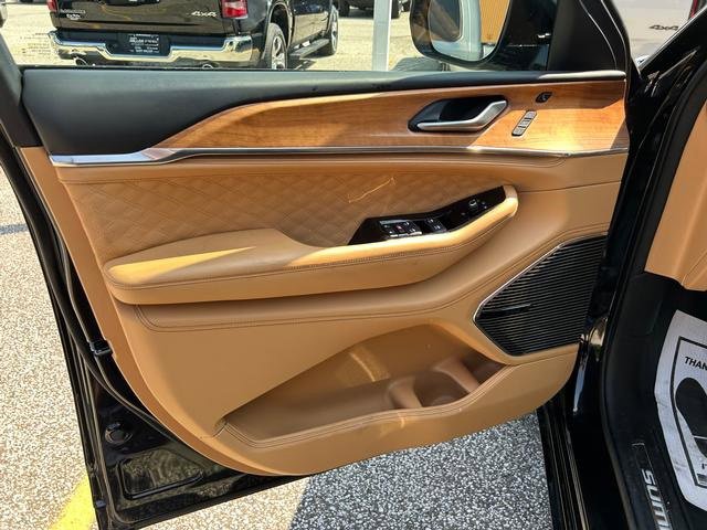 Used 2023 Jeep Grand Cherokee L Summit image 10