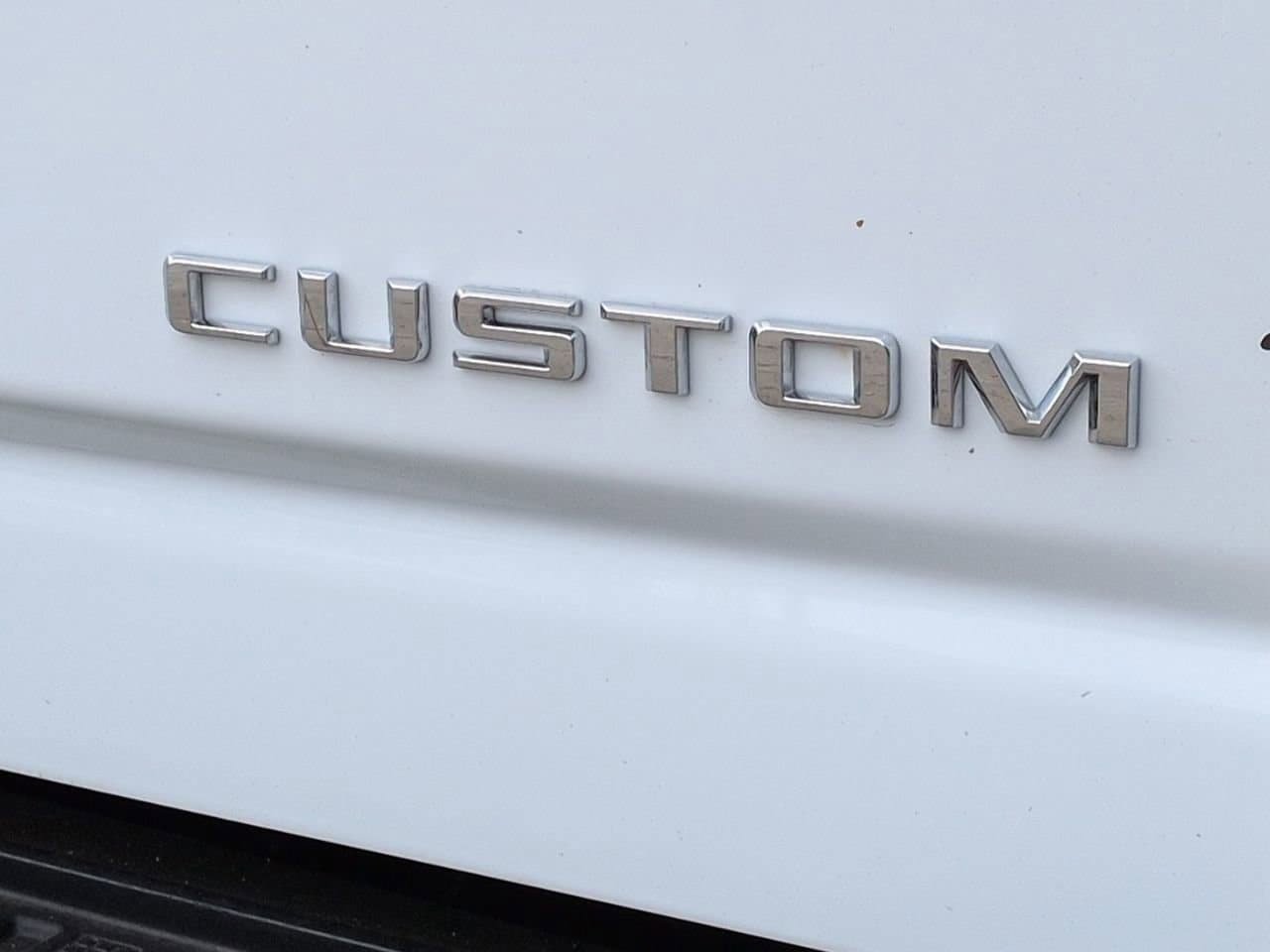 Used 2024 Chevrolet Silverado 2500 Custom w/ Custom Value Package image 8
