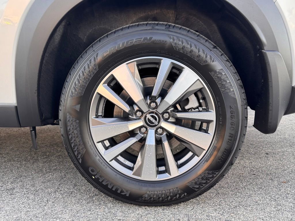 New 2025 Nissan Pathfinder SL image 8