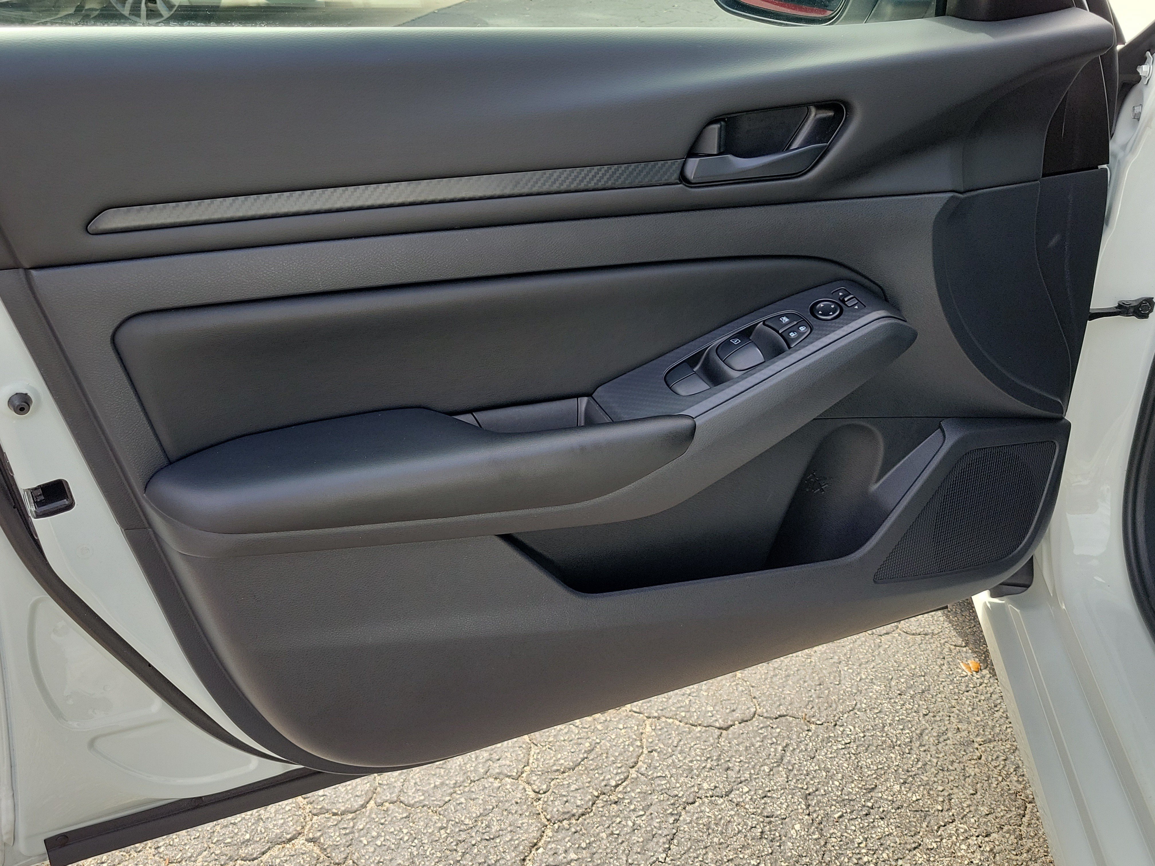 Certified 2025 Nissan Altima 2.5 S FWD image 16