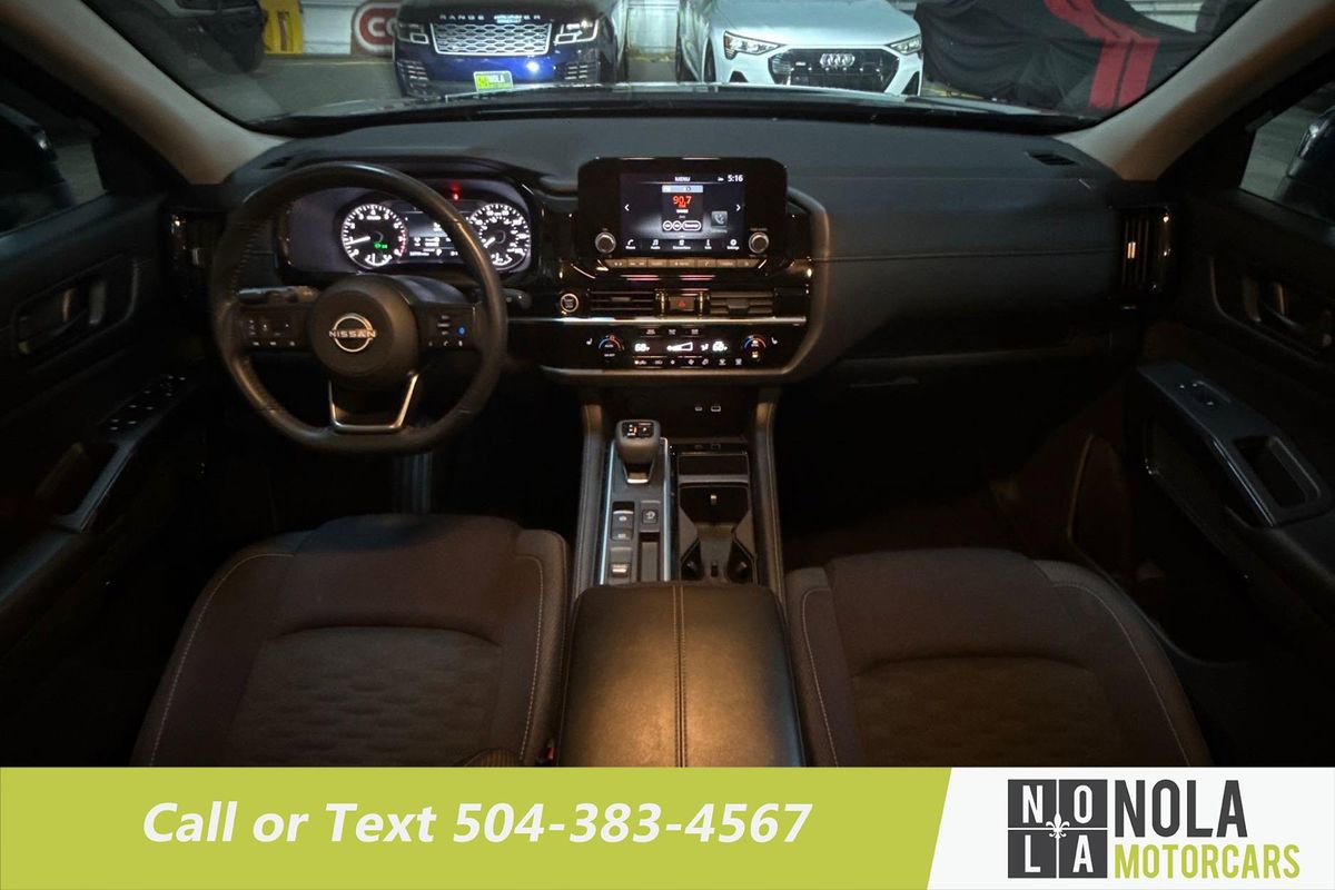 Used 2024 Nissan Pathfinder SV image 30
