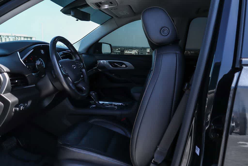 Used 2020 Chevrolet Traverse RS w/ LPO, Floor Liner Package FWD image 17