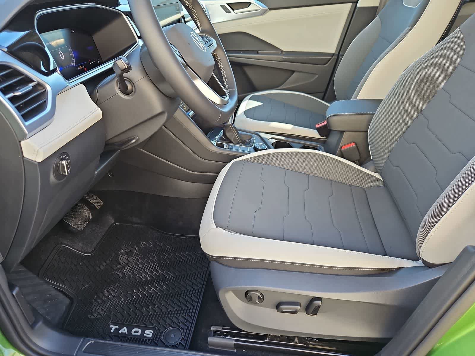 New 2026 Volkswagen Taos SE AWD/4WD image 16