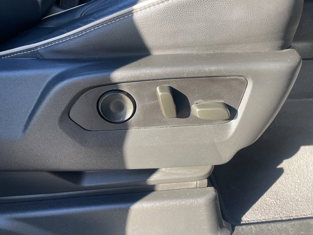 Used 2021 Chevrolet Suburban Premier w/ Premium Package image 44