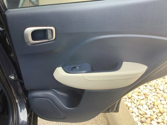 Certified 2025 Hyundai Venue Limited FWD image 15