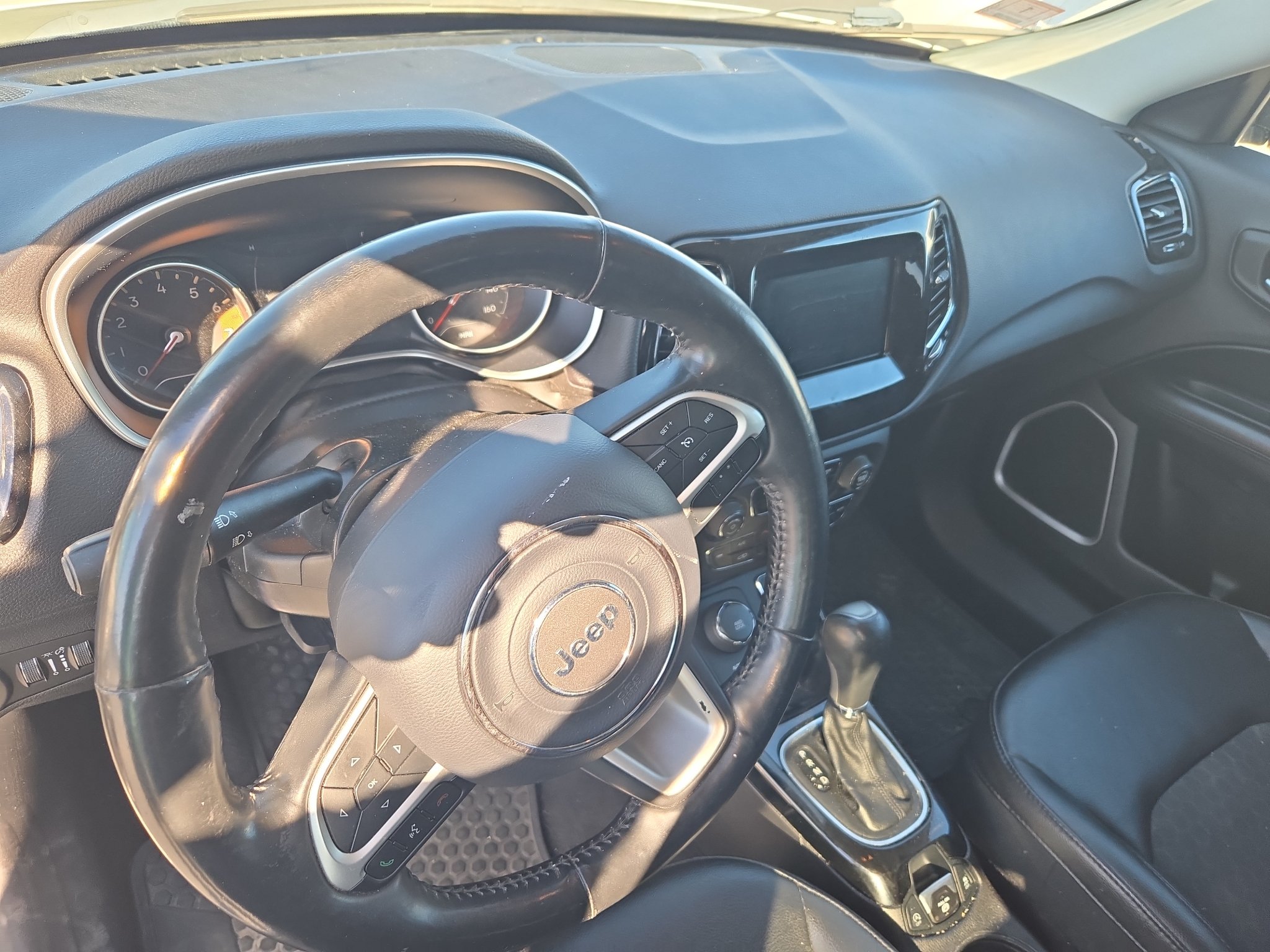Used 2019 Jeep Compass Latitude AWD/4WD image 2