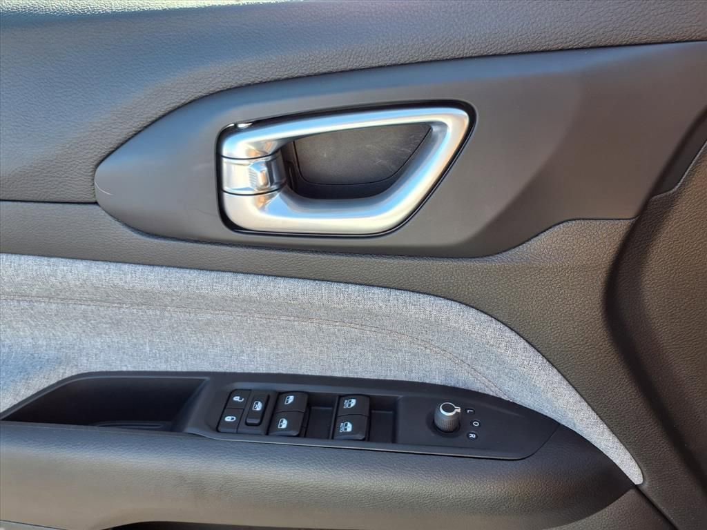 Certified 2024 Jeep Compass Latitude image 16