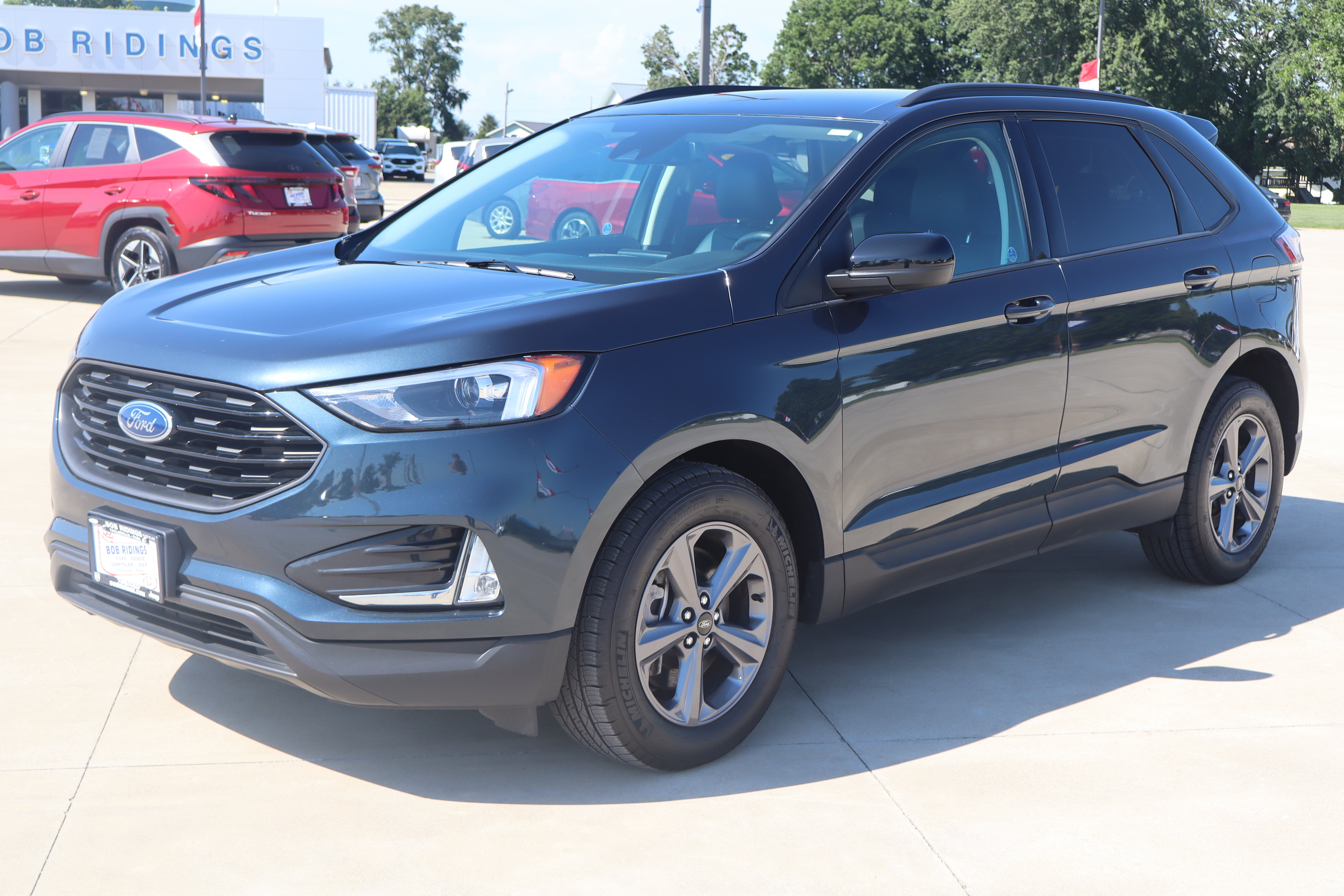 Used 2024 Ford Edge SEL w/ Sport Appearance Package AWD/4WD image 2