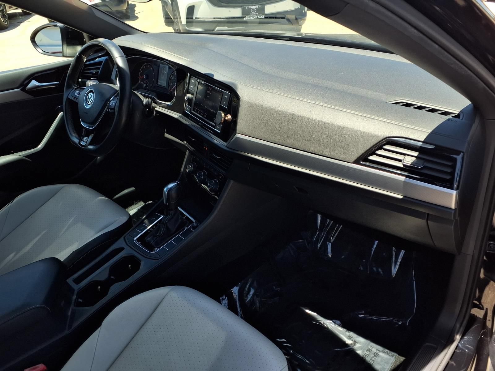 Used 2020 Volkswagen Jetta R-Line w/ R-Line Cold Weather Package FWD image 25