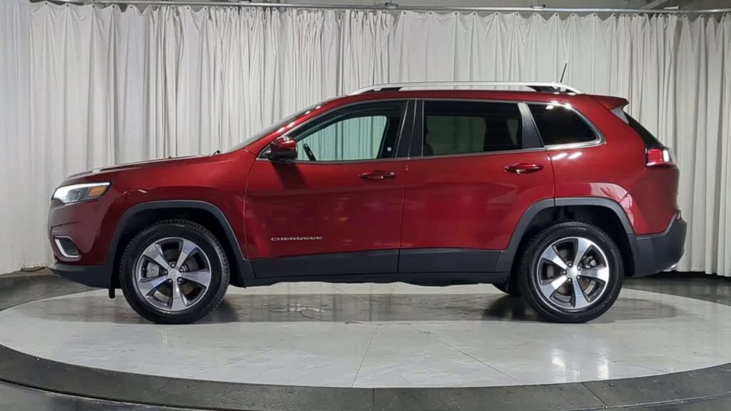Used 2019 Jeep Cherokee Limited AWD/4WD image 6