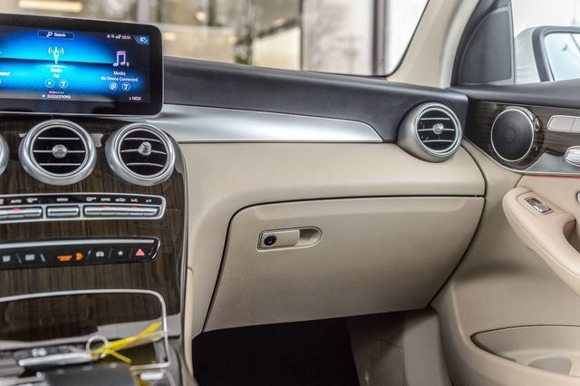 Used 2021 Mercedes-Benz GLC 300 4MATIC image 38