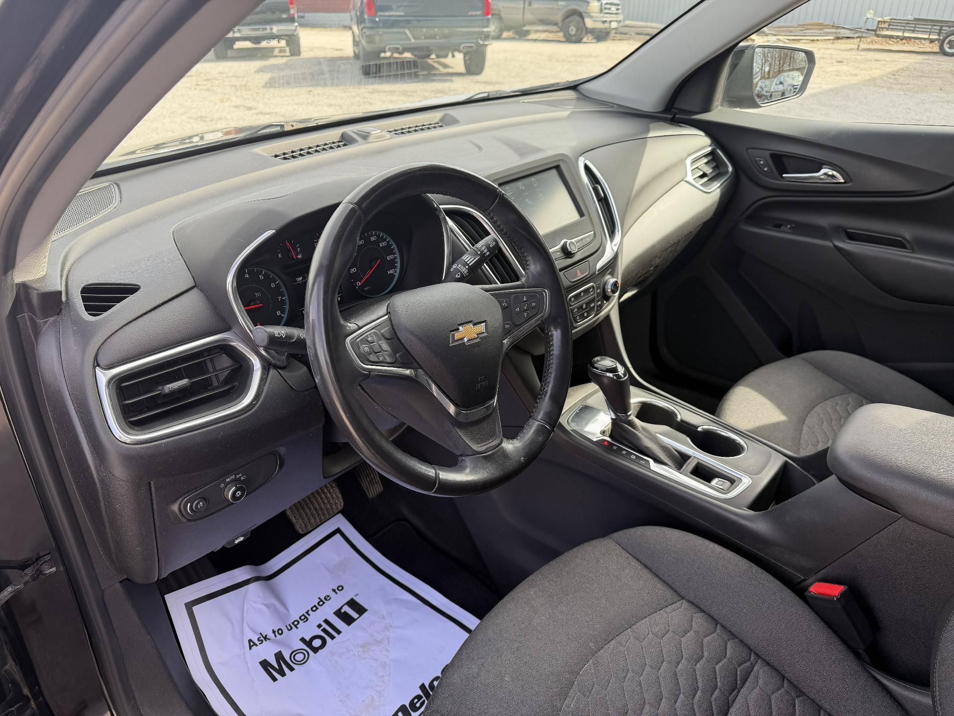 Used 2018 Chevrolet Equinox LT FWD image 11