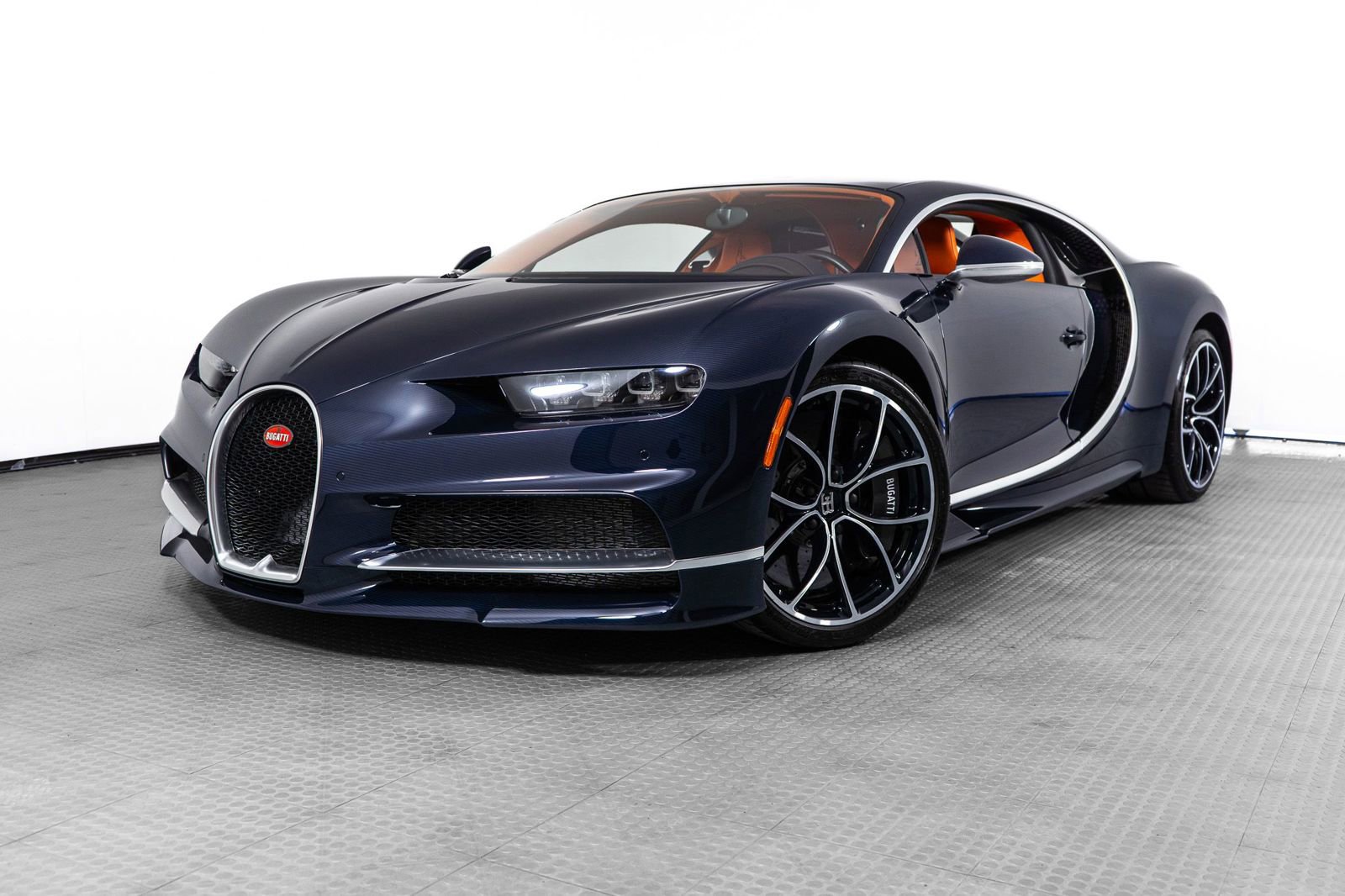 Used 2018 Bugatti Chiron image 1