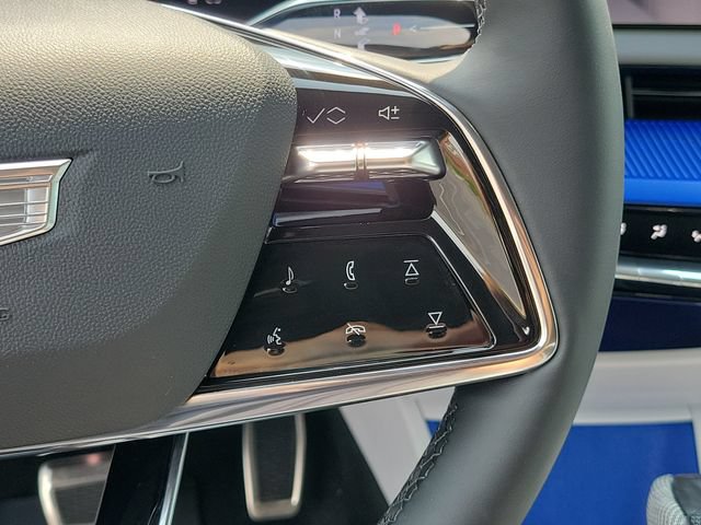 New 2027 Cadillac Optiq Luxury w/ LPO, Floor Liner Package AWD/4WD image 12