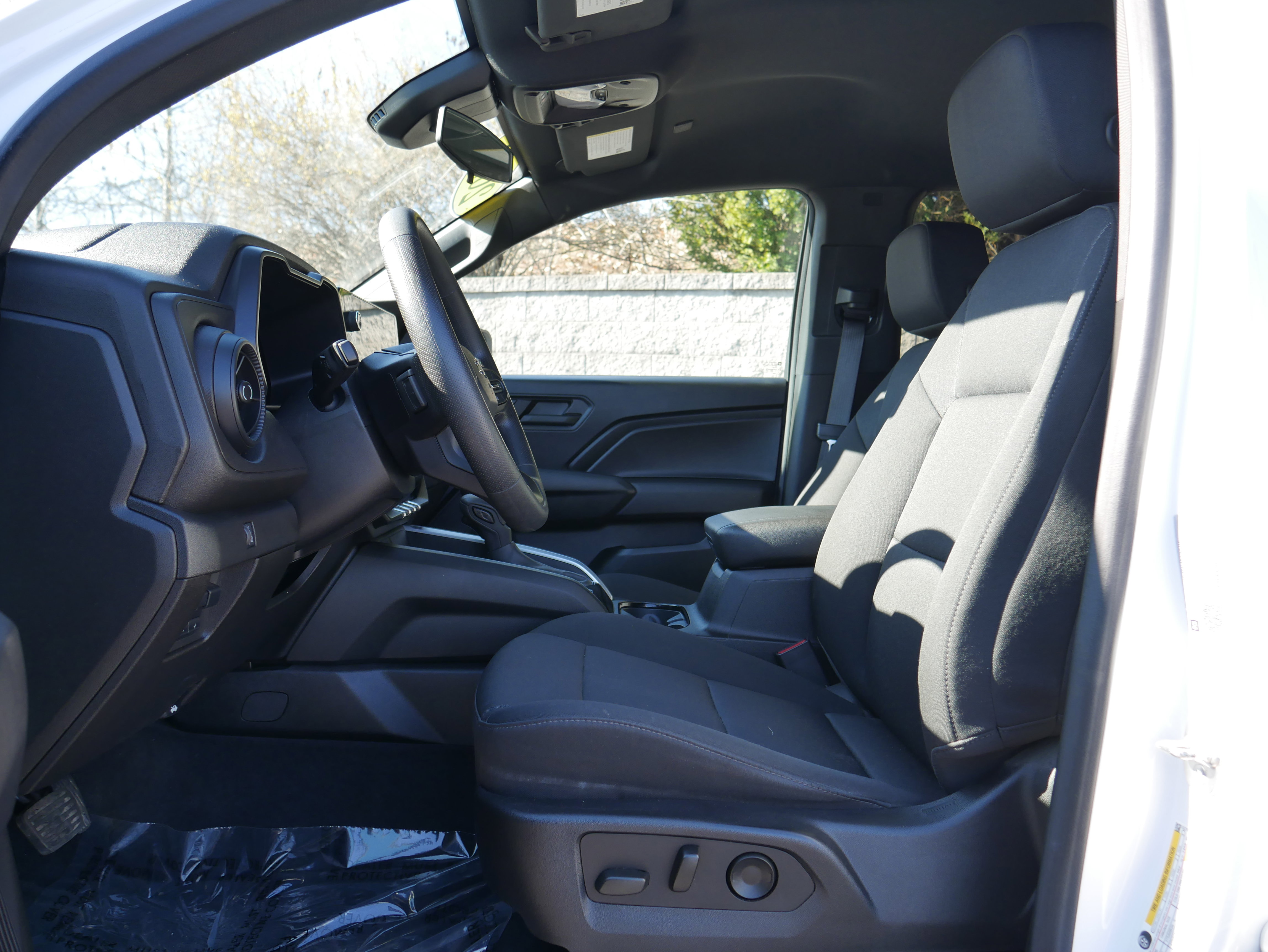 Certified 2024 Chevrolet Colorado Trail Boss w/ Technology Package image 13