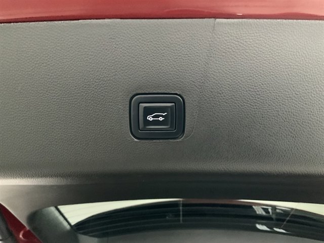 Used 2023 Chevrolet Traverse High Country image 14