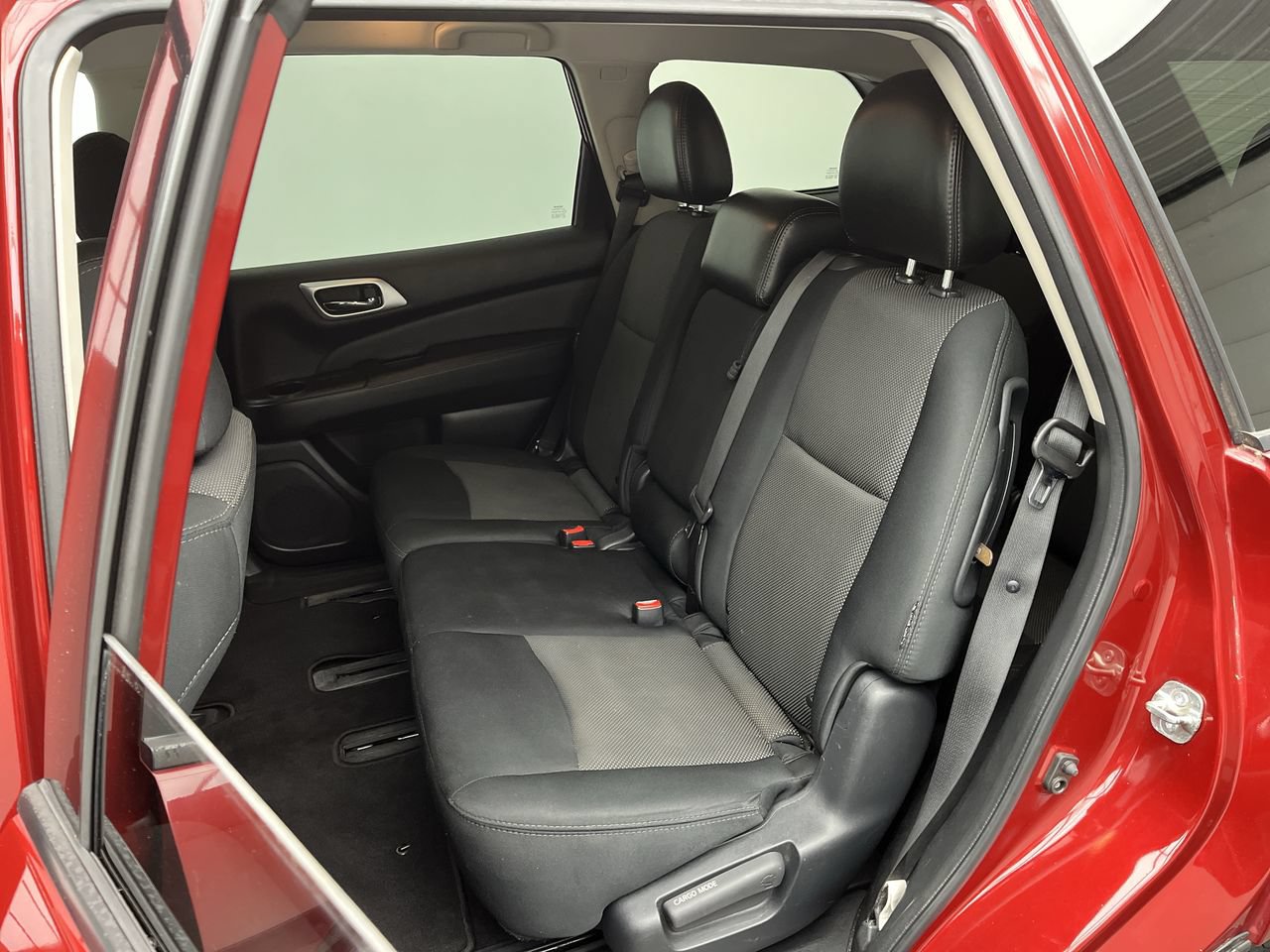 Used 2020 Nissan Pathfinder SV AWD/4WD image 10