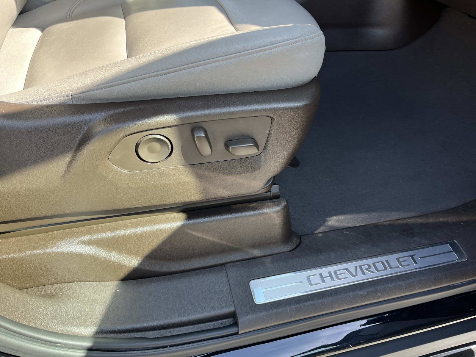 Used 2022 Chevrolet Tahoe LT w/ Luxury Package AWD/4WD image 27