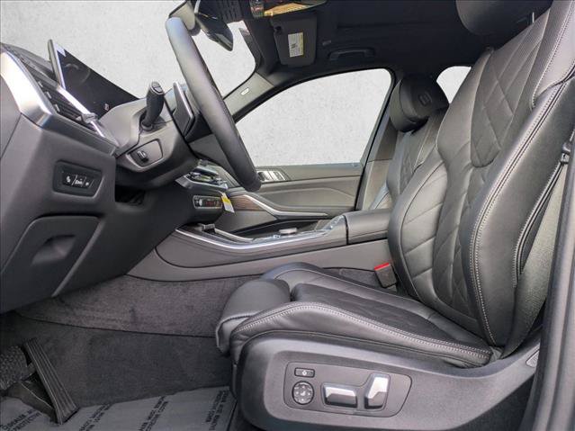 Used 2026 BMW X5 xDrive50e w/ Premium Package AWD/4WD image 4