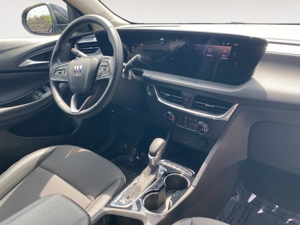 Used 2025 Buick Encore GX Preferred AWD/4WD image 7