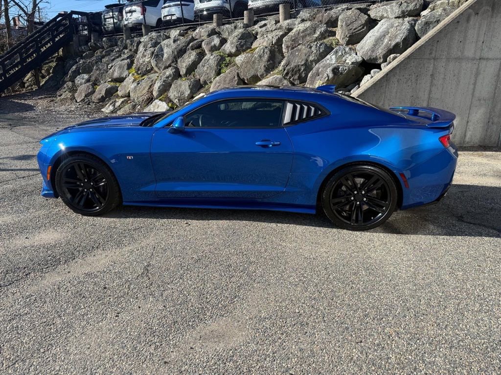 Used 2018 Chevrolet Camaro SS RWD image 3