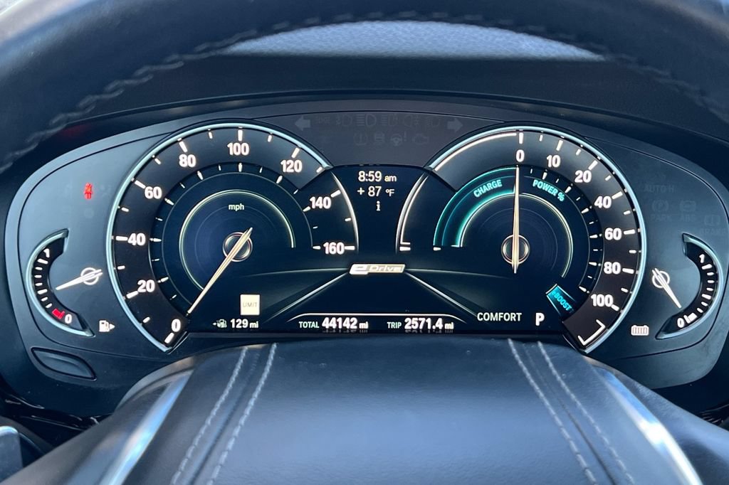 Used 2019 BMW 530e w/ Convenience Package RWD image 26