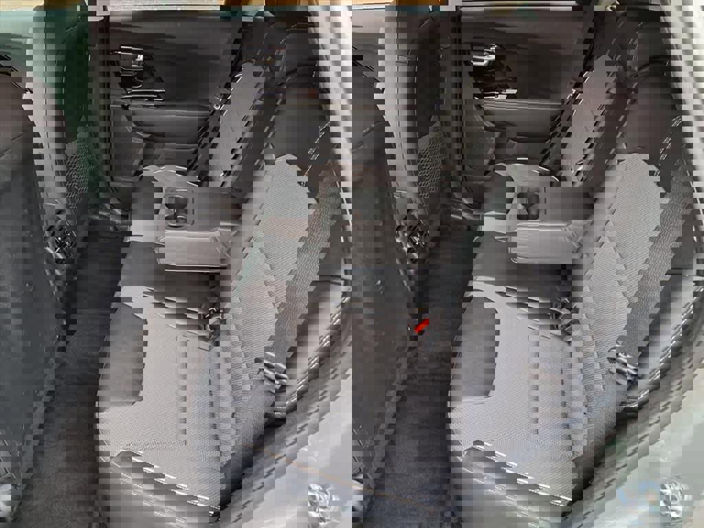 Used 2022 Kia Niro EX image 9