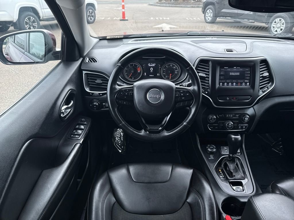 Used 2019 Jeep Cherokee Latitude Plus AWD/4WD image 11