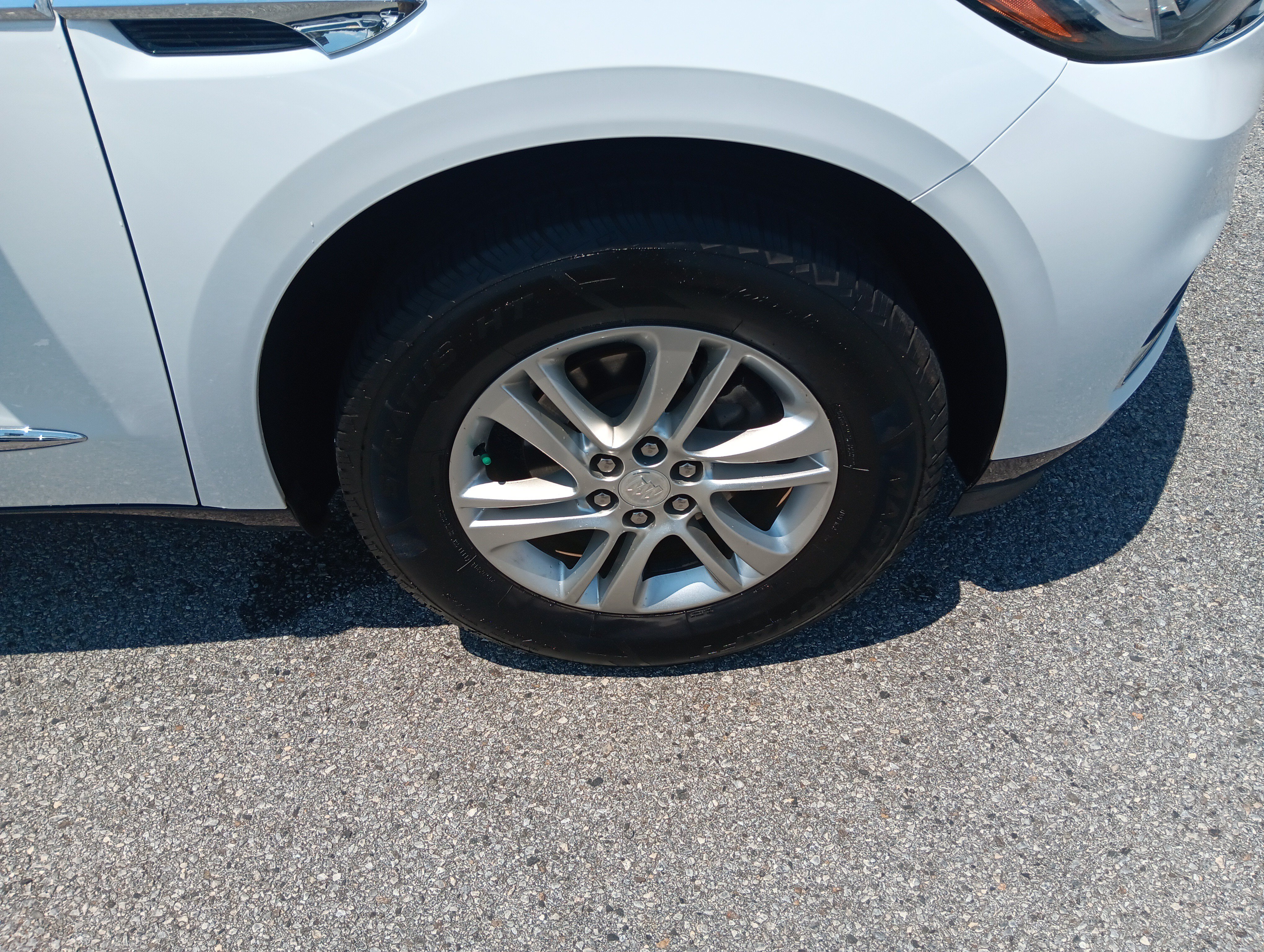 Used 2018 Buick Enclave Essence w/ Trailering Package FWD image 8