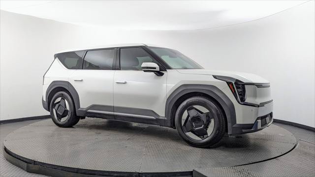 Used 2024 Kia EV9 Light Long Range RWD image 7