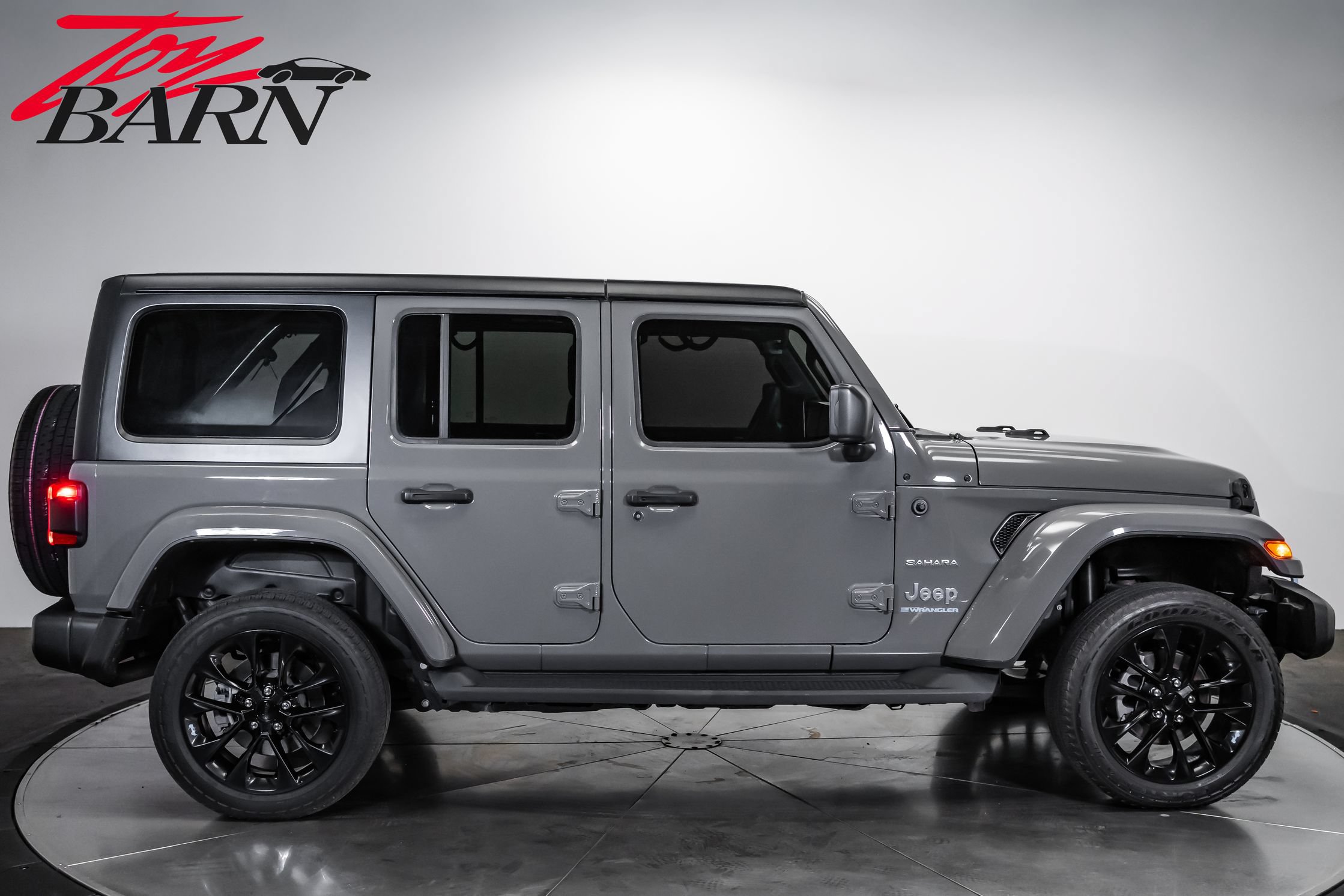 Used 2023 Jeep Wrangler Unlimited Sahara AWD/4WD image 6