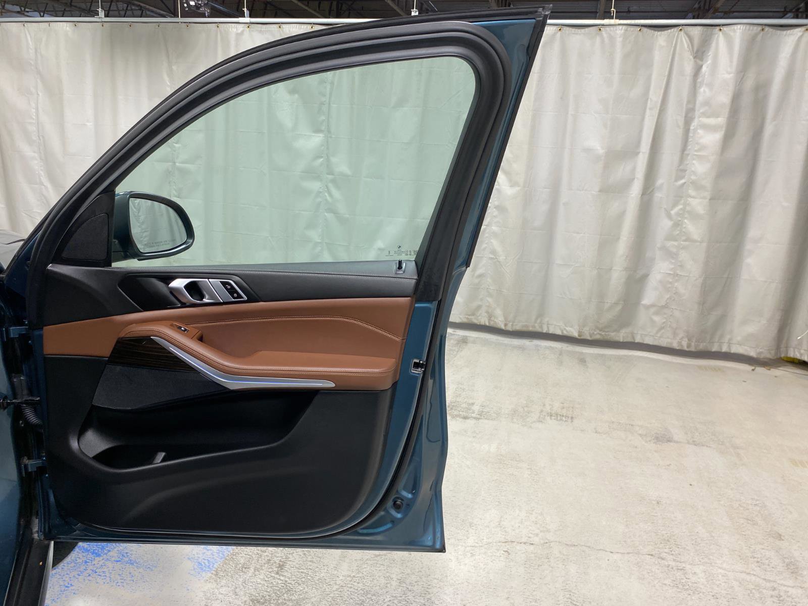 Certified 2025 BMW X5 xDrive50e w/ Parking Assistance Package image 21