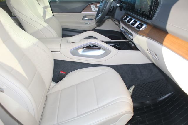 Used 2020 Mercedes-Benz GLS 450 4MATIC image 3