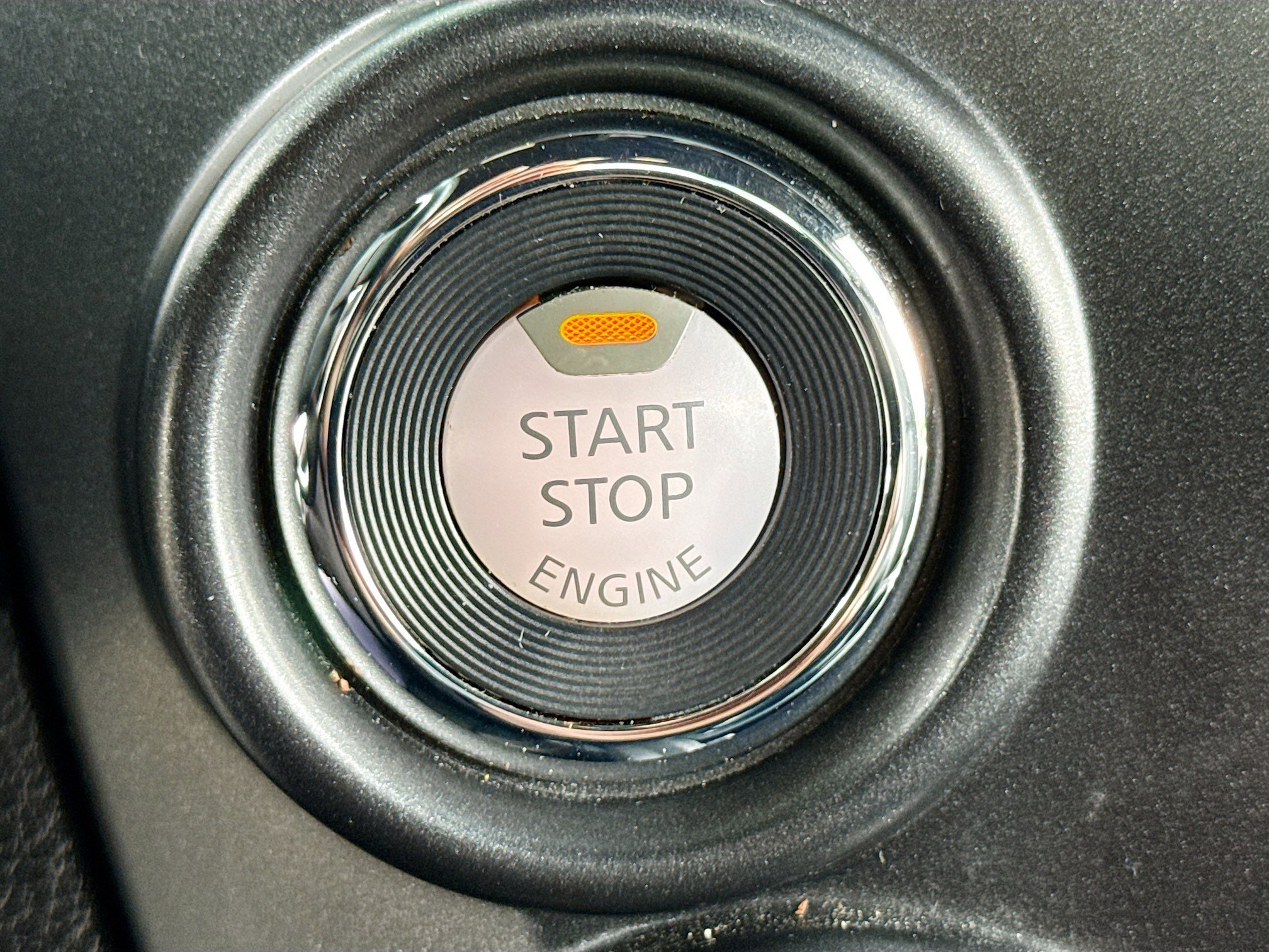 Used 2020 Nissan Titan PRO-4X w/ Pro-4x Convenience Package AWD/4WD image 9