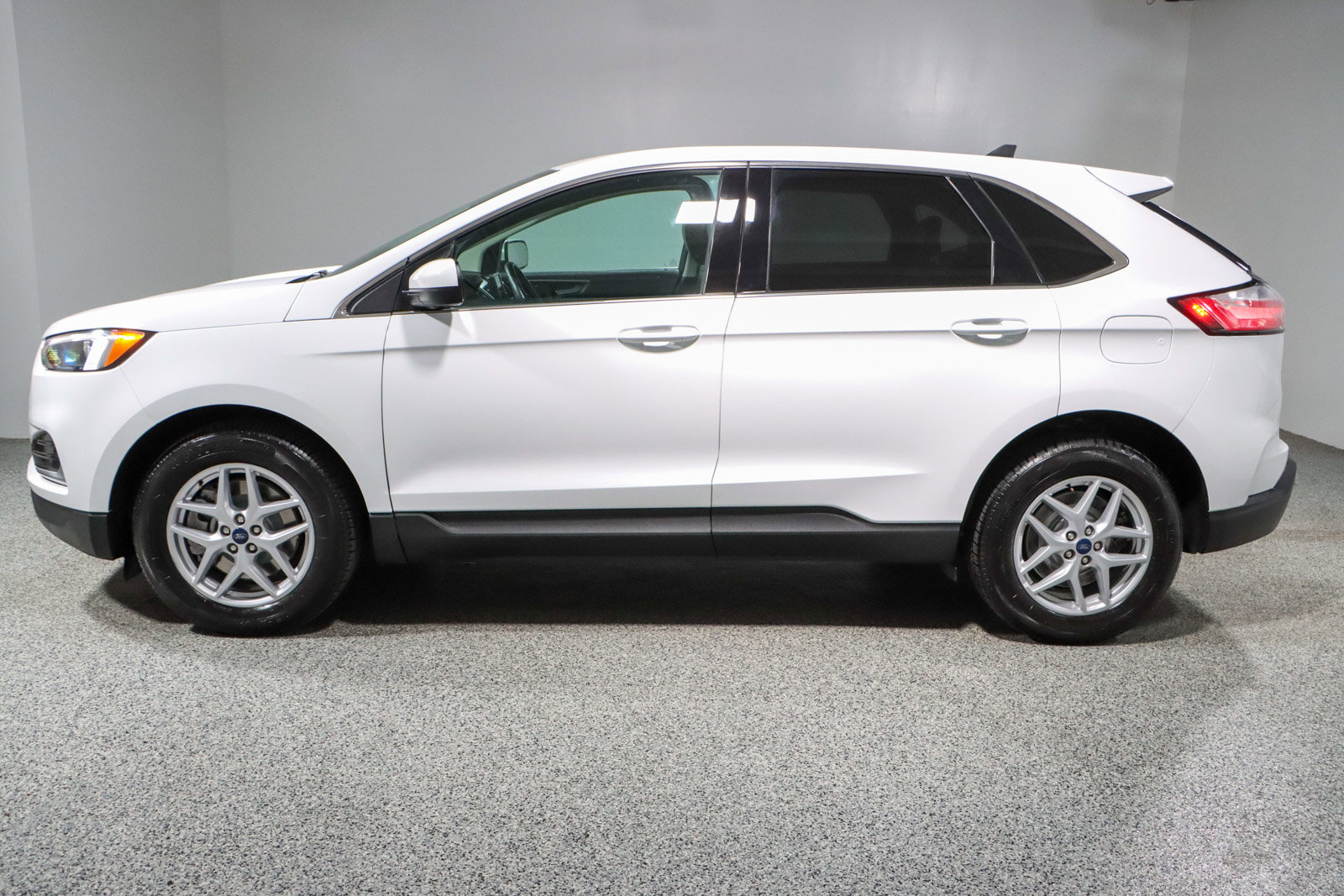 Used 2023 Ford Edge SEL AWD/4WD image 10