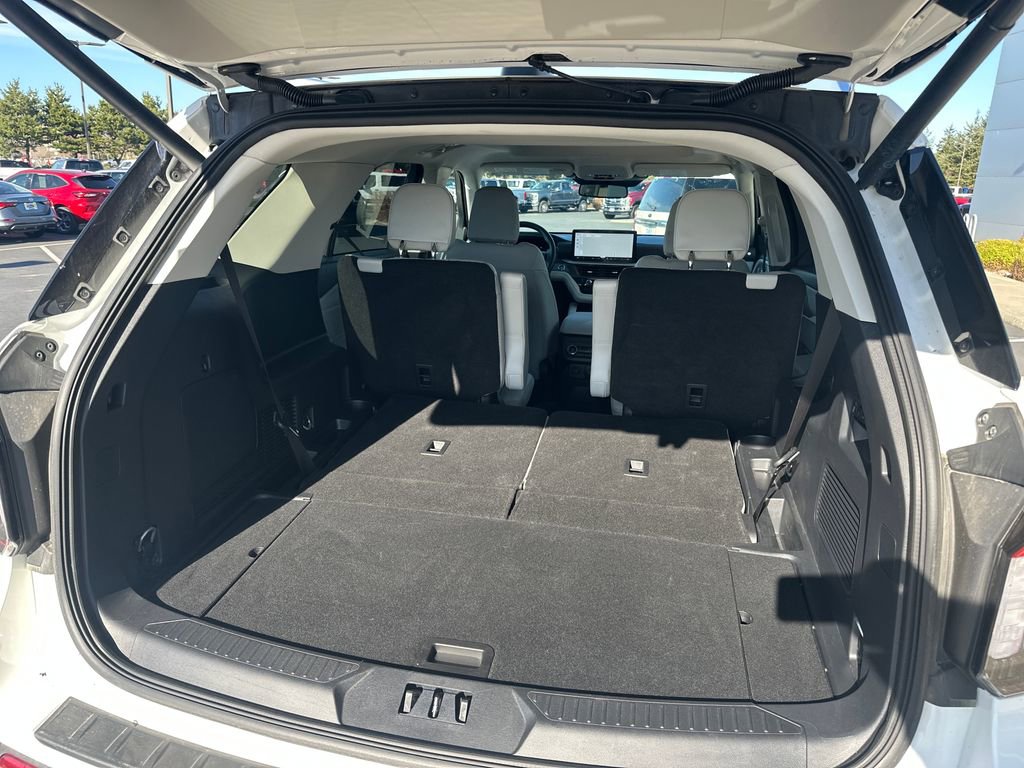 Used 2025 Ford Explorer Platinum w/ Ultimate Package AWD/4WD image 22